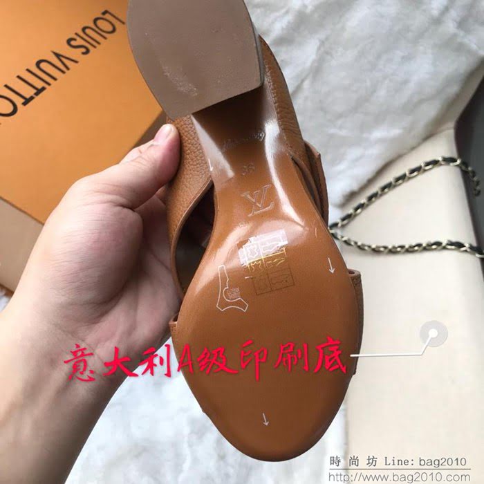 LV路易威登 18ss春夏涼拖系列 荔枝紋牛皮 簡約大方 女粗跟涼拖鞋  ljl1624